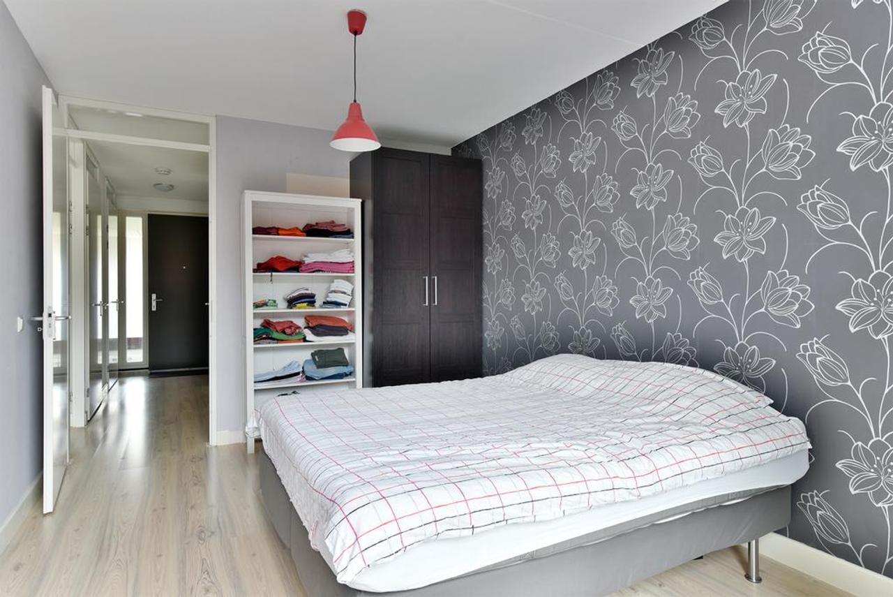 Corner apartment with balcony and parking space - Image 17