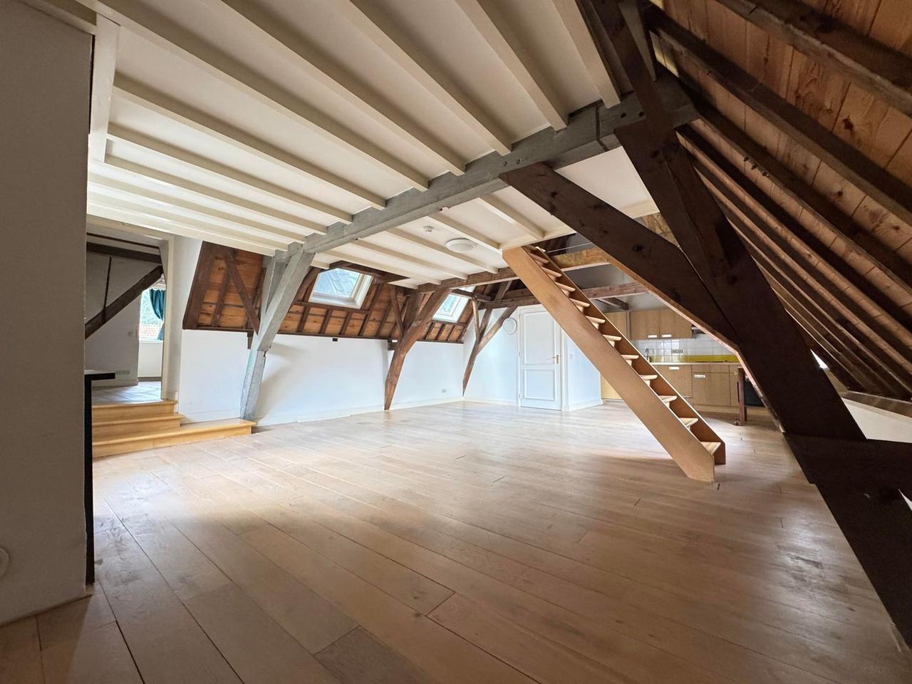 90 m² with Canal-Side Balcony - Image 6