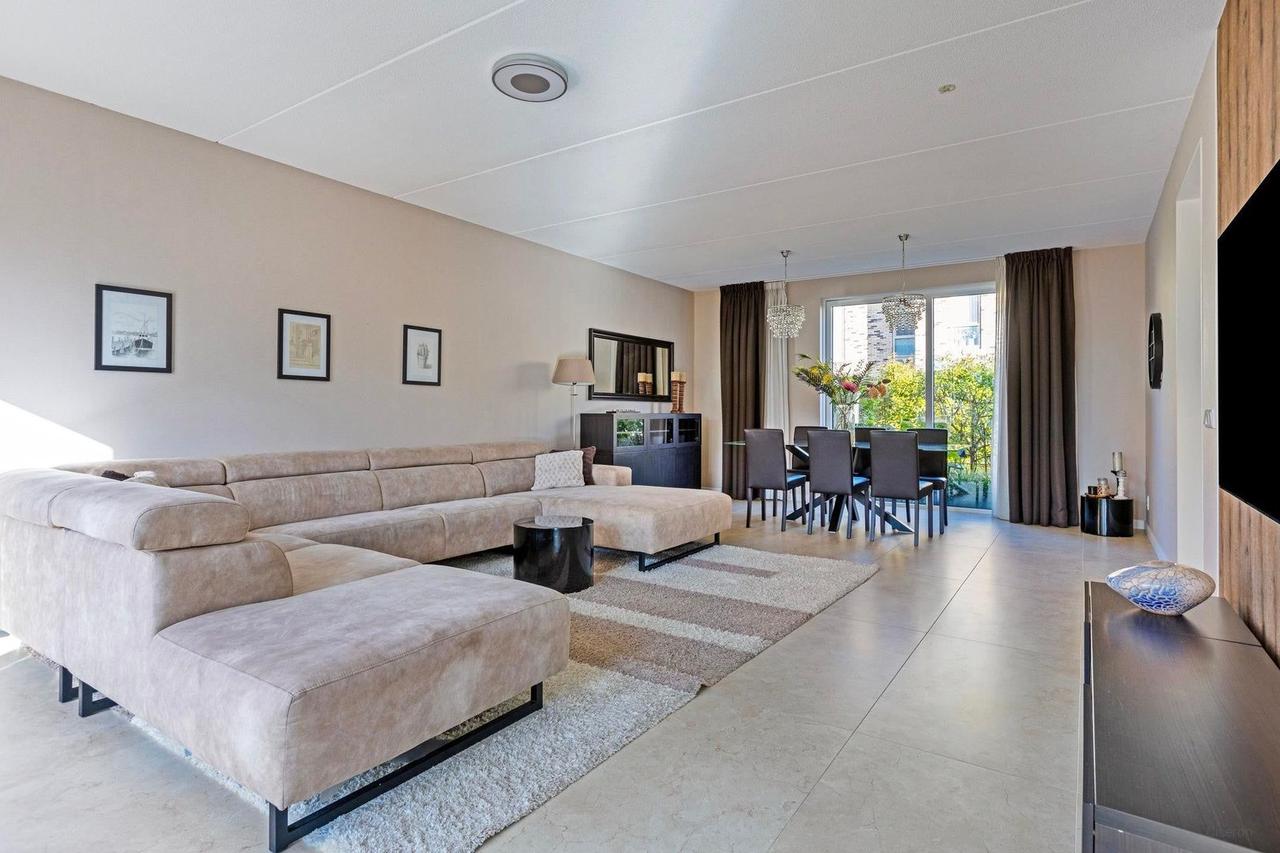 Woning aan het water met terras - Afbeelding 4