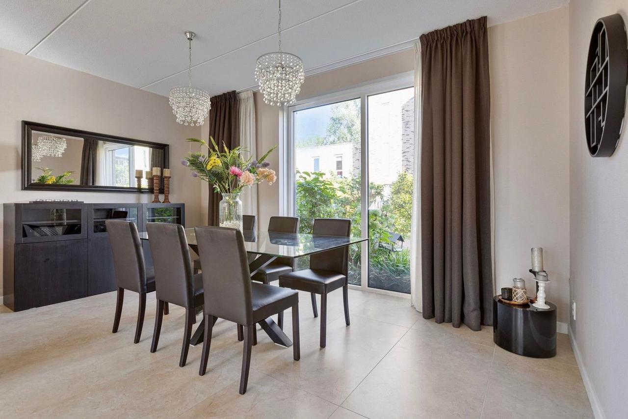 Woning aan het water met terras - Afbeelding 9