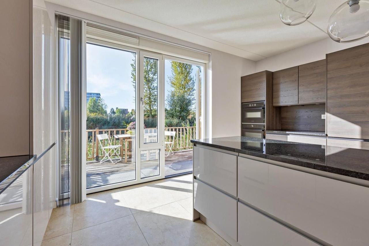 Woning aan het water met terras - Afbeelding 13