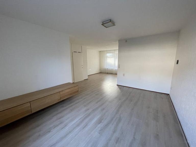 Terraced house with 5 bedrooms and garden - Image 3