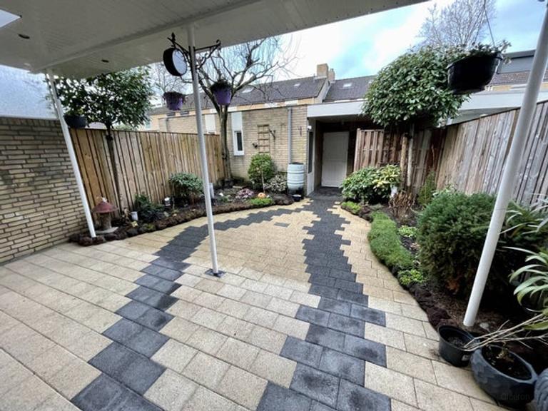 Terraced house with 5 bedrooms and garden - Image 5