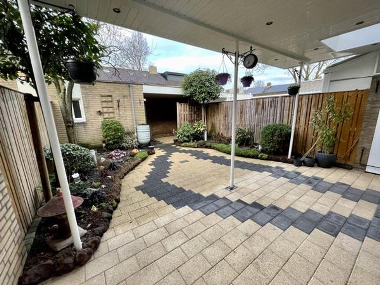 Terraced house with 5 bedrooms and garden - Image 6