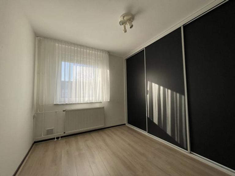 Terraced house with 5 bedrooms and garden - Image 12