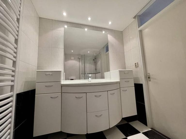 Terraced house with 5 bedrooms and garden - Image 17