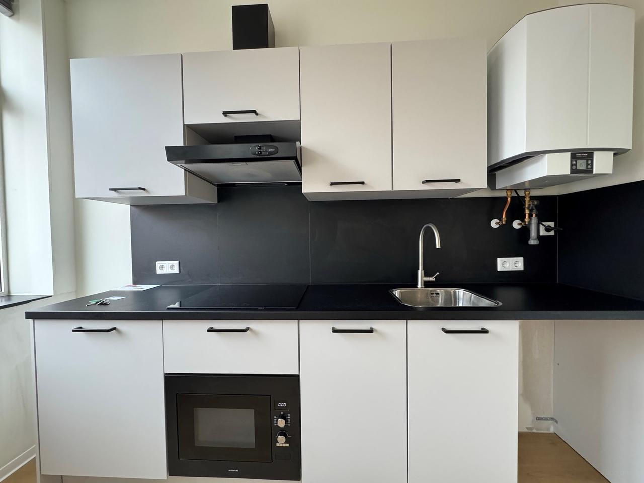 Studio met veel licht in Helperpark - Afbeelding 5
