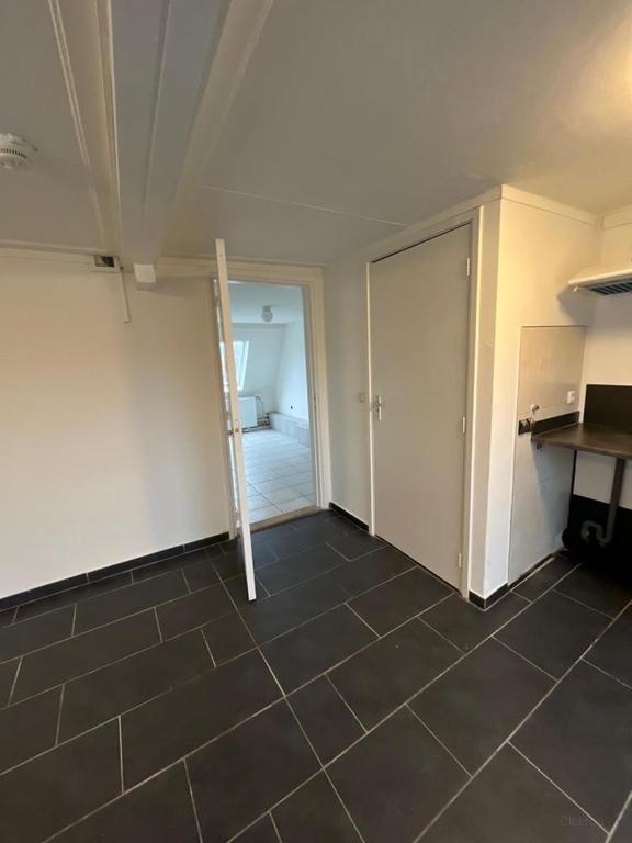55 m² Studio with Separate Bedroom - Image 10