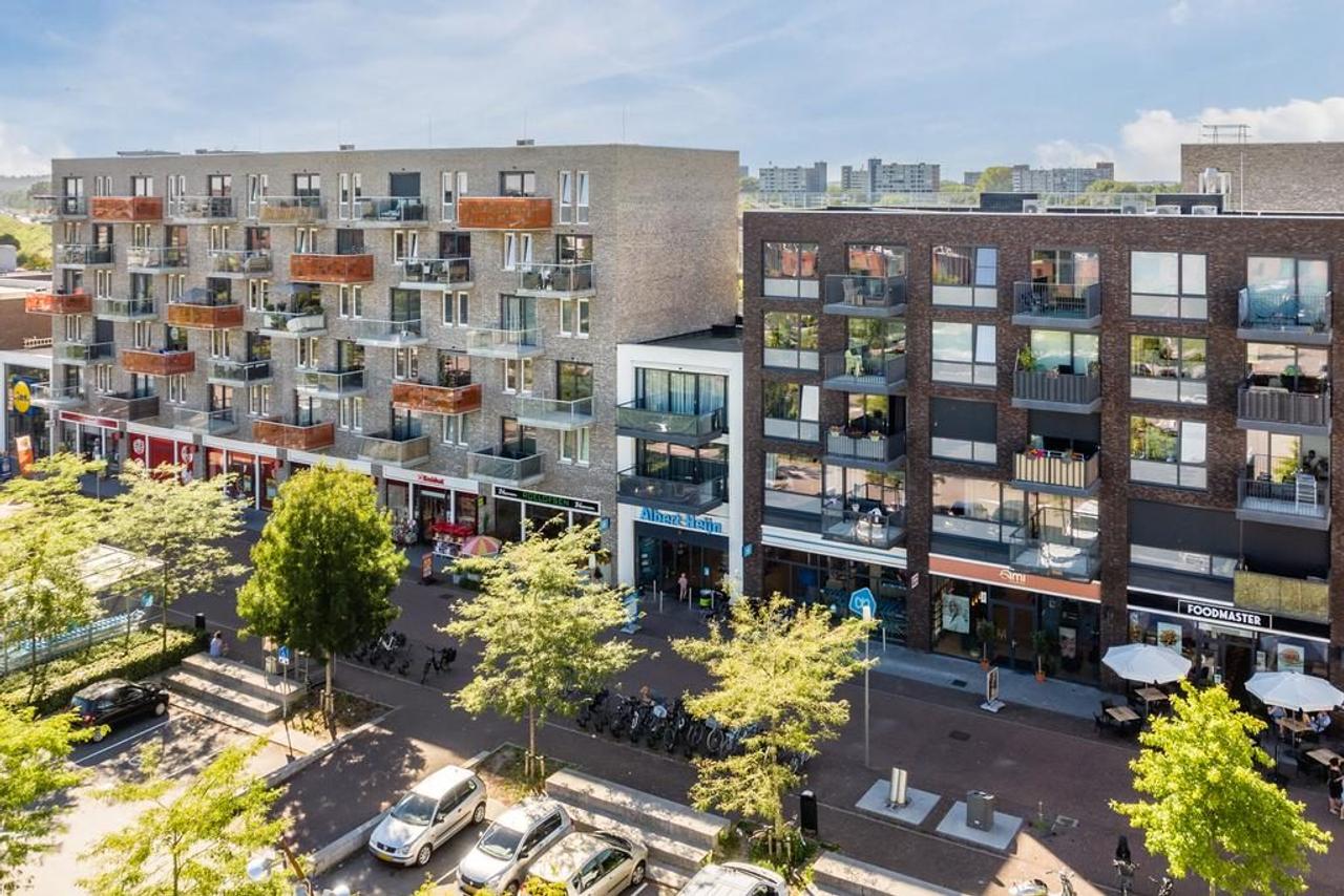 Licht 3-kamerappartement met balkon - Afbeelding 1
