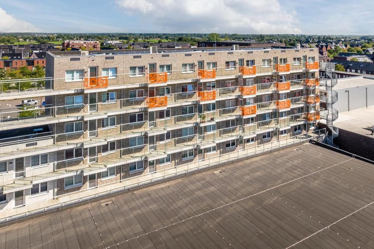 Licht 3-kamerappartement met balkon - Afbeelding 2