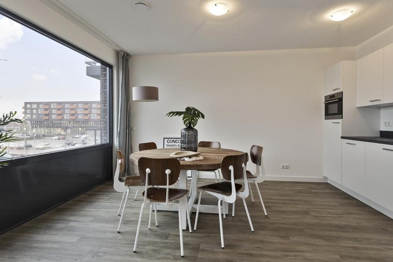 Licht 3-kamerappartement met balkon - Afbeelding 4