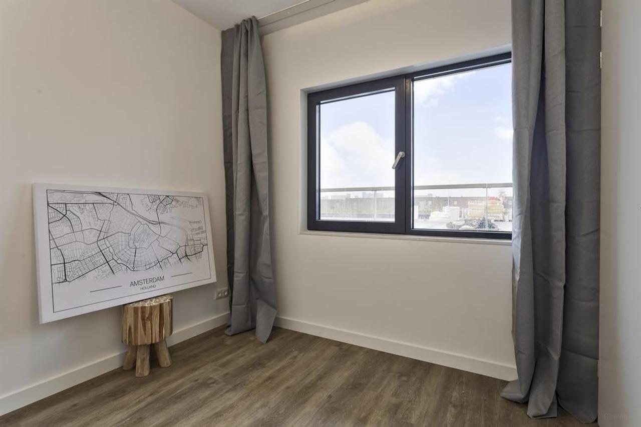 Licht 3-kamerappartement met balkon - Afbeelding 9