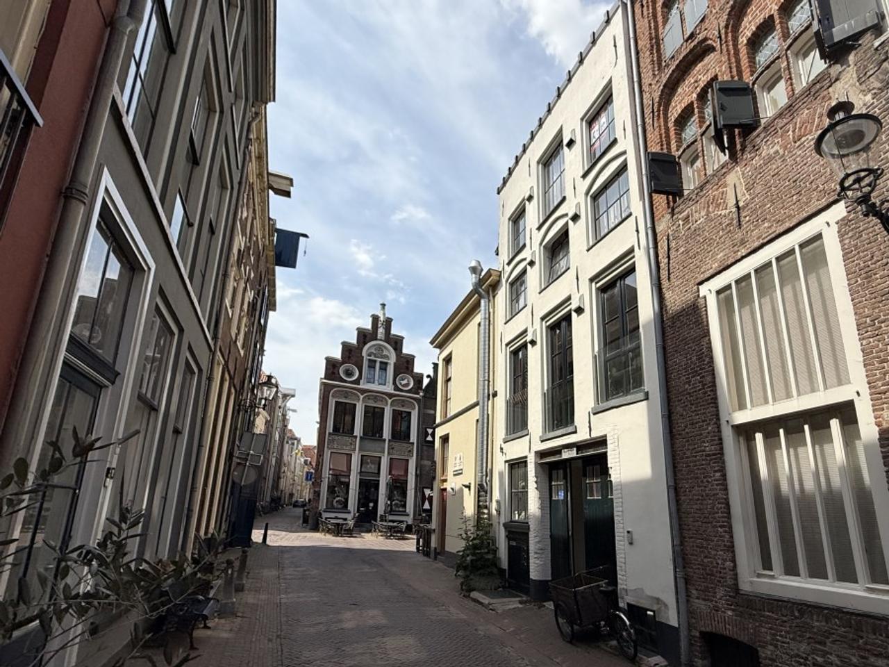 Apartment with Roof Terrace in City Centre - Image 1