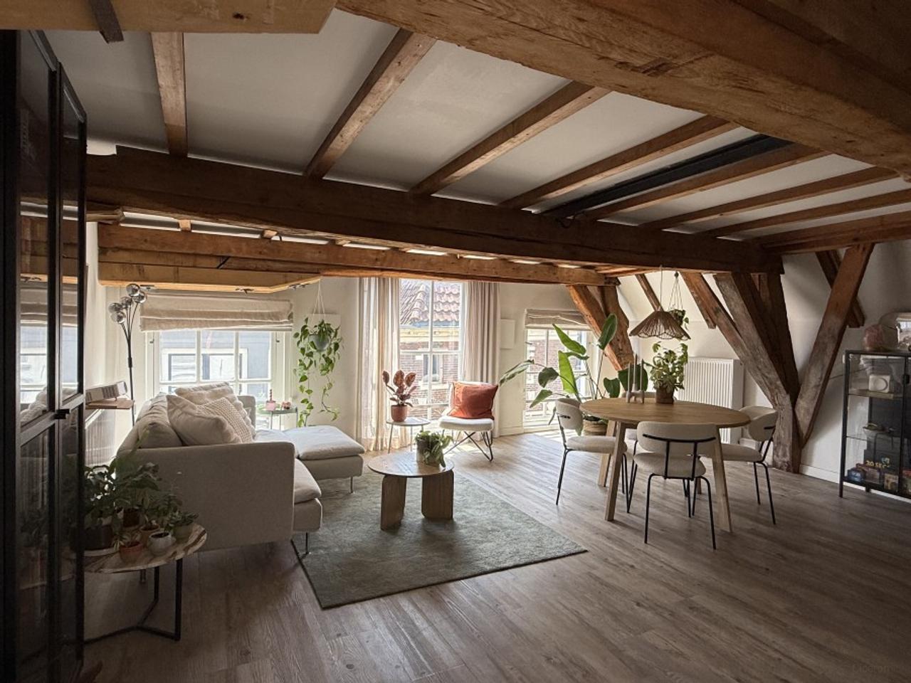 Apartment with Roof Terrace in City Centre - Image 3