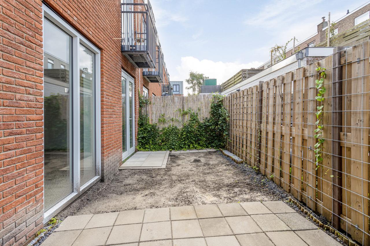 Studio with courtyard garden in Haarlem - Image 10