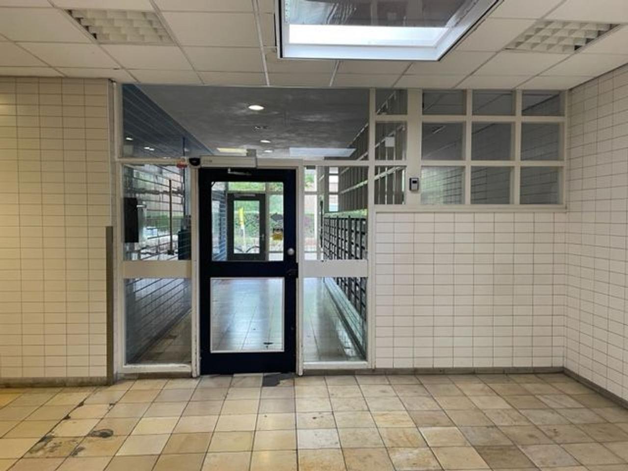 Studio van 41 m2 met balkon in Den Haag - Afbeelding 2