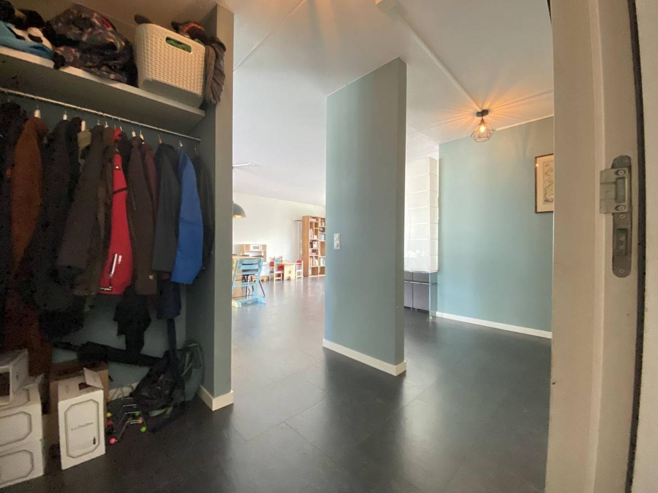 138 m² with canal-side terrace - Image 3