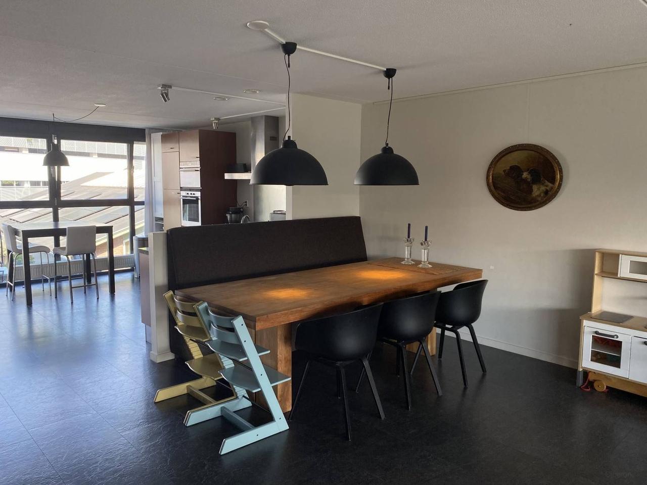 138 m² with canal-side terrace - Image 10