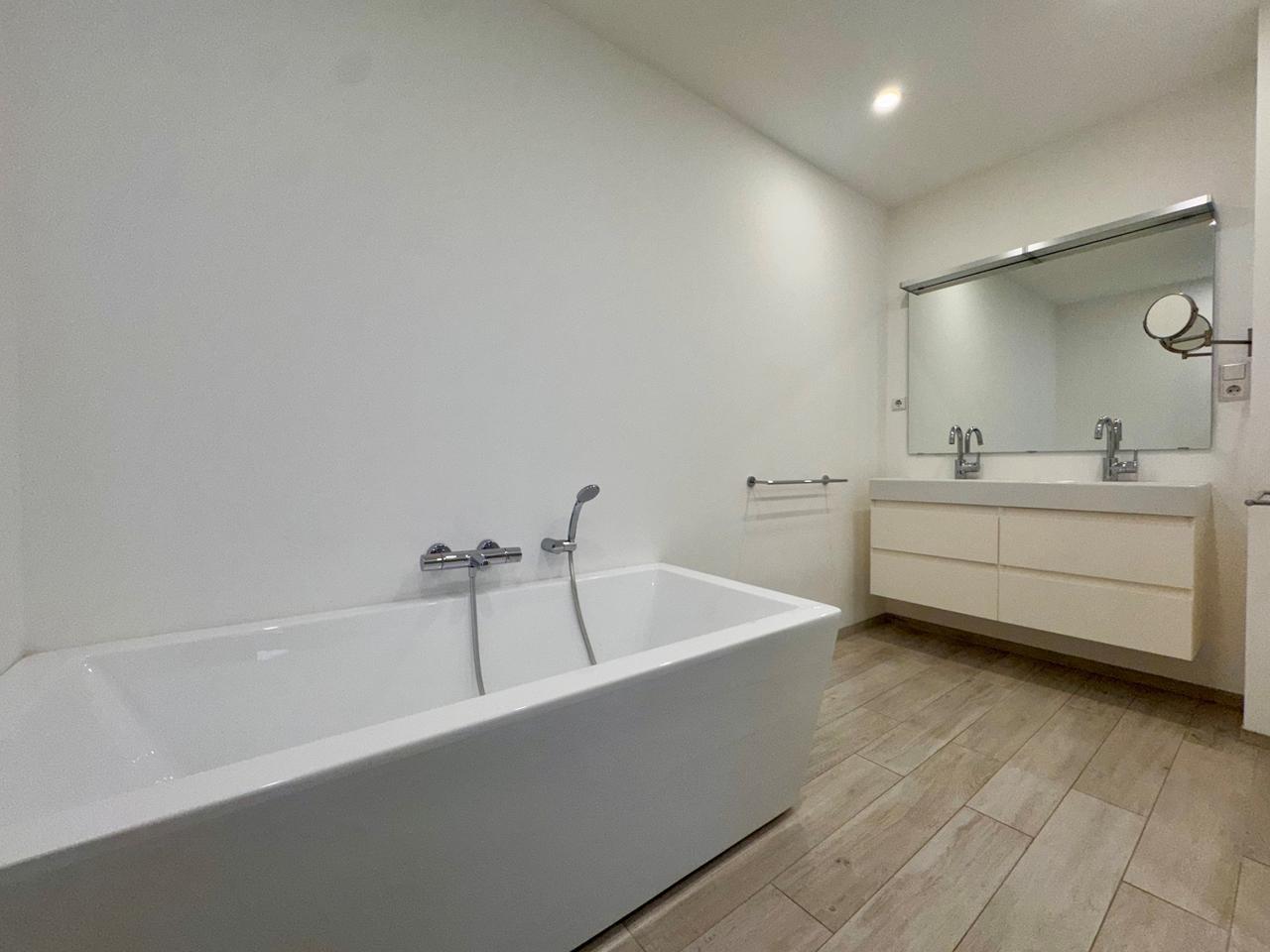 107 m² appartement met parking in centrum - Afbeelding 16