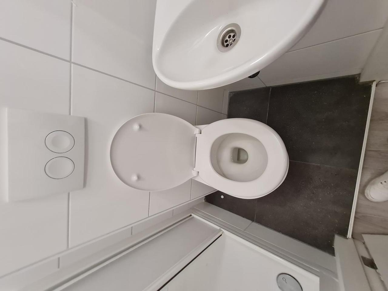 Eigen badkamer in Tilburg, 23 m² - Afbeelding 5