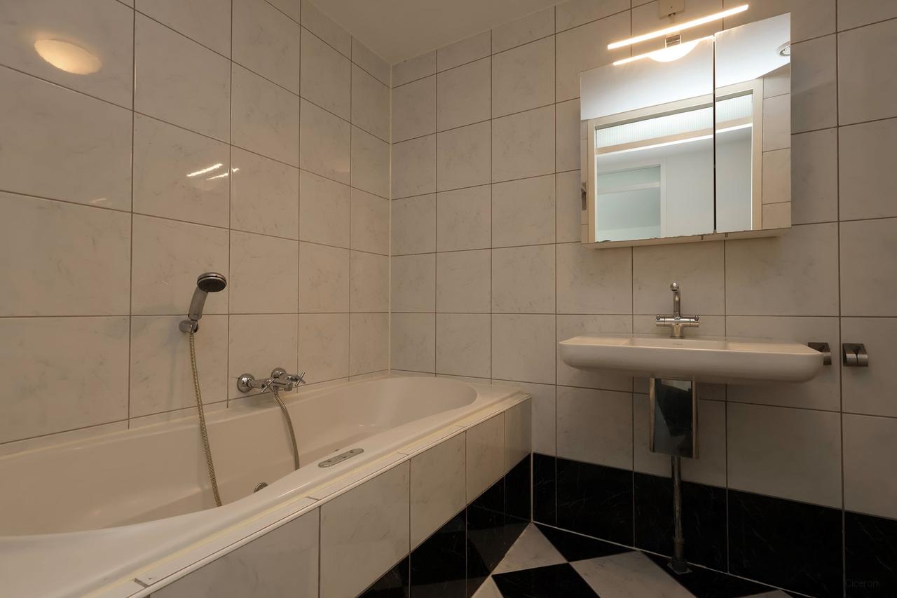 Gemeubileerd 3-kamerappartement met uitzicht - Afbeelding 12