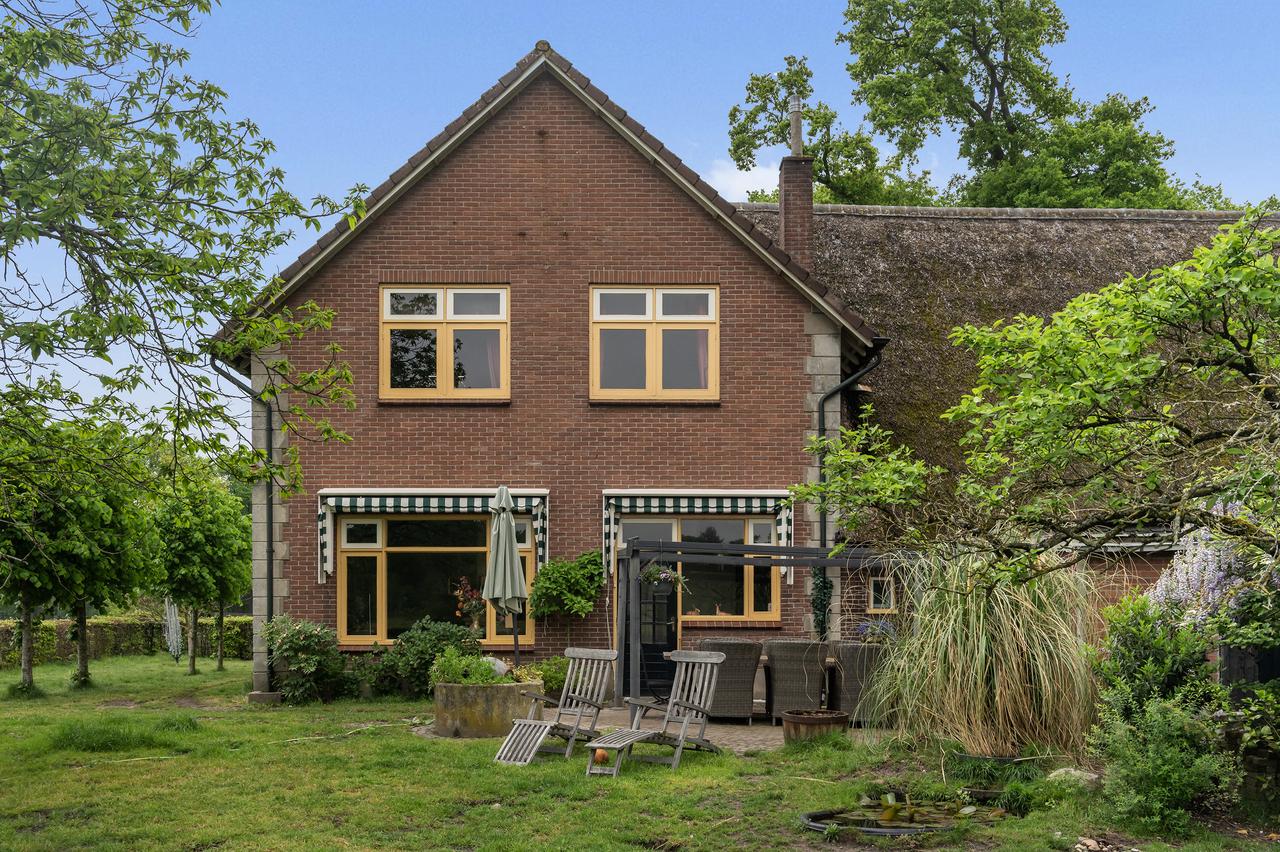 Farmhouse with Pasture in Loenen - Image 2