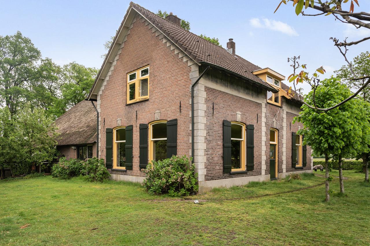 Farmhouse with Pasture in Loenen - Image 3