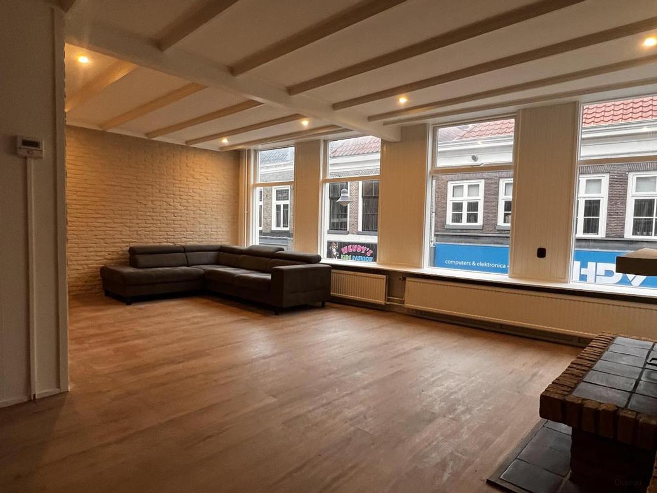 132 m² bovenwoning in centrum Steenwijk - Afbeelding 2