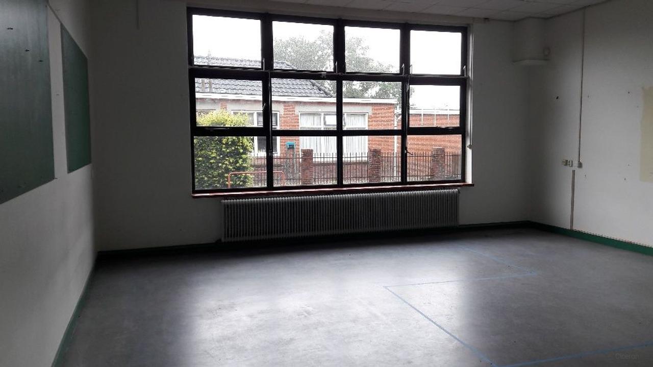 Anti-squat living space of 60 m² in Meedhuizen - Image 1