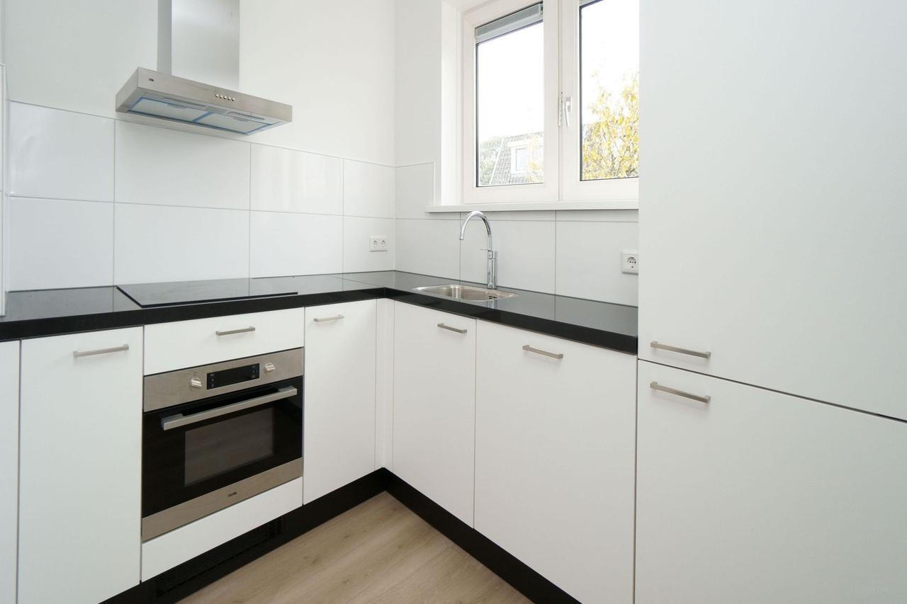 4-room apartment with balcony in Utrecht - Image 1
