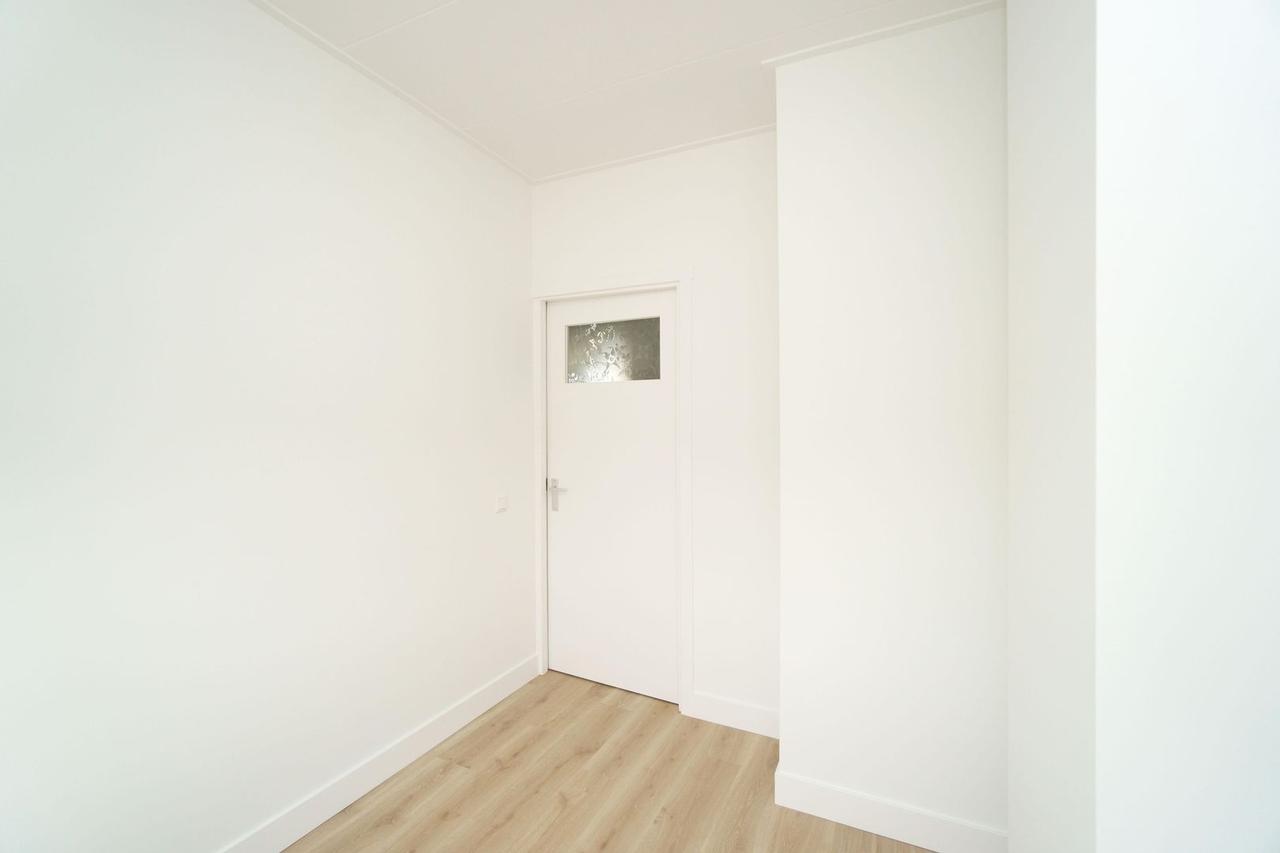 4-room apartment with balcony in Utrecht - Image 14