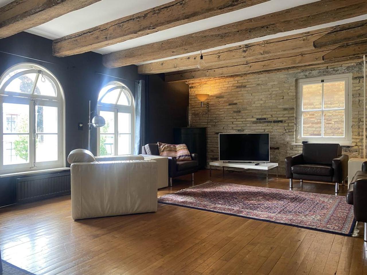 Furnished 2-bedroom apartment on the canal - Image 8