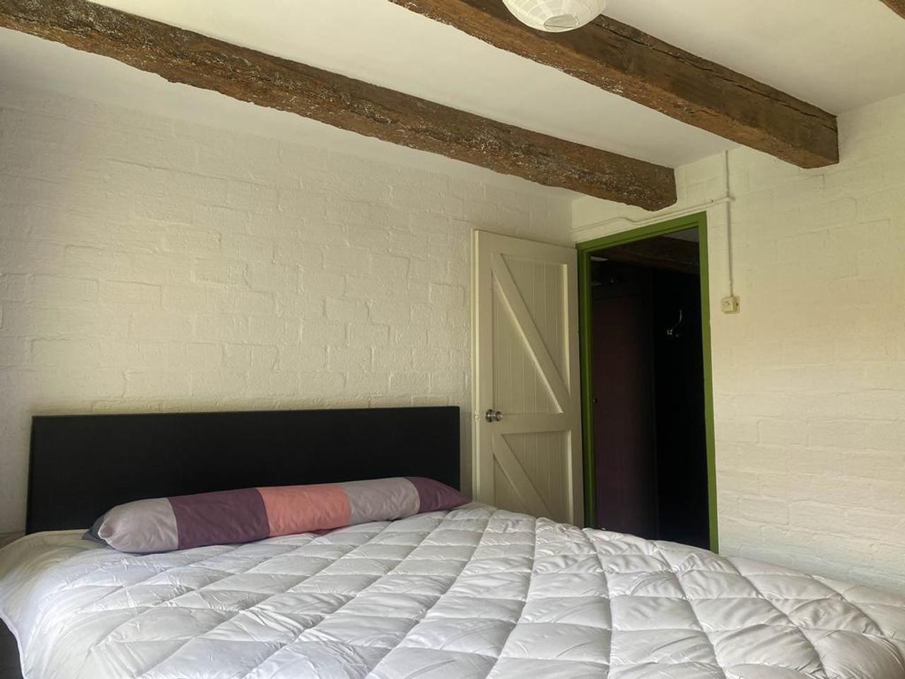 Furnished 2-bedroom apartment on the canal - Image 12