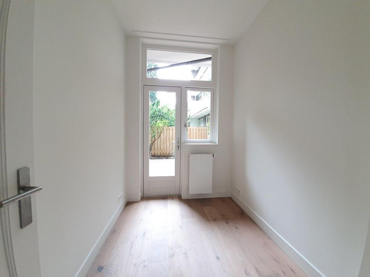 3-slaapkamer appartement met tuin - Afbeelding 10
