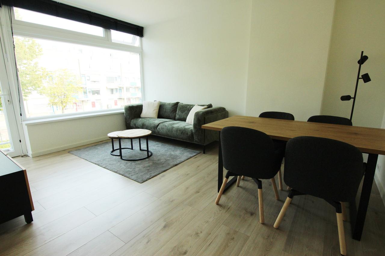 Gemeubileerd 4-kamerappartement met 2 balkons - Afbeelding 1
