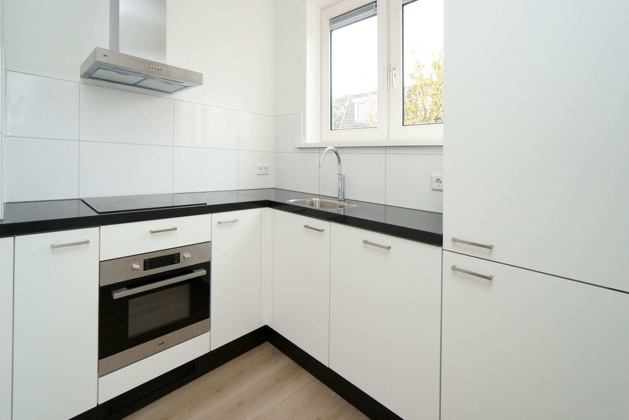 Appartement aan Laan van Nieuw-Guinea - Afbeelding 1