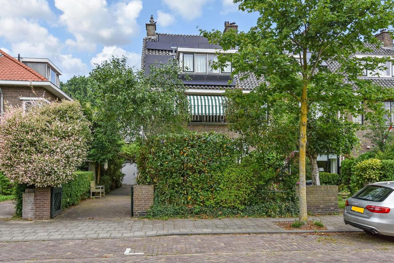 Hoekwoning met 5 slaapkamers en studio - Afbeelding 1