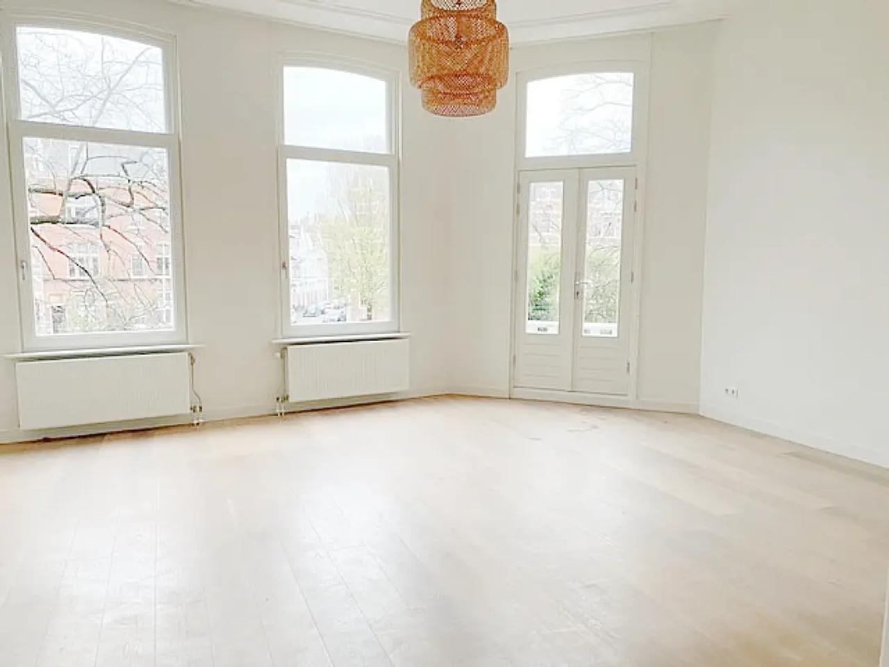 Licht 3-kamerappartement met balkon - Afbeelding 2