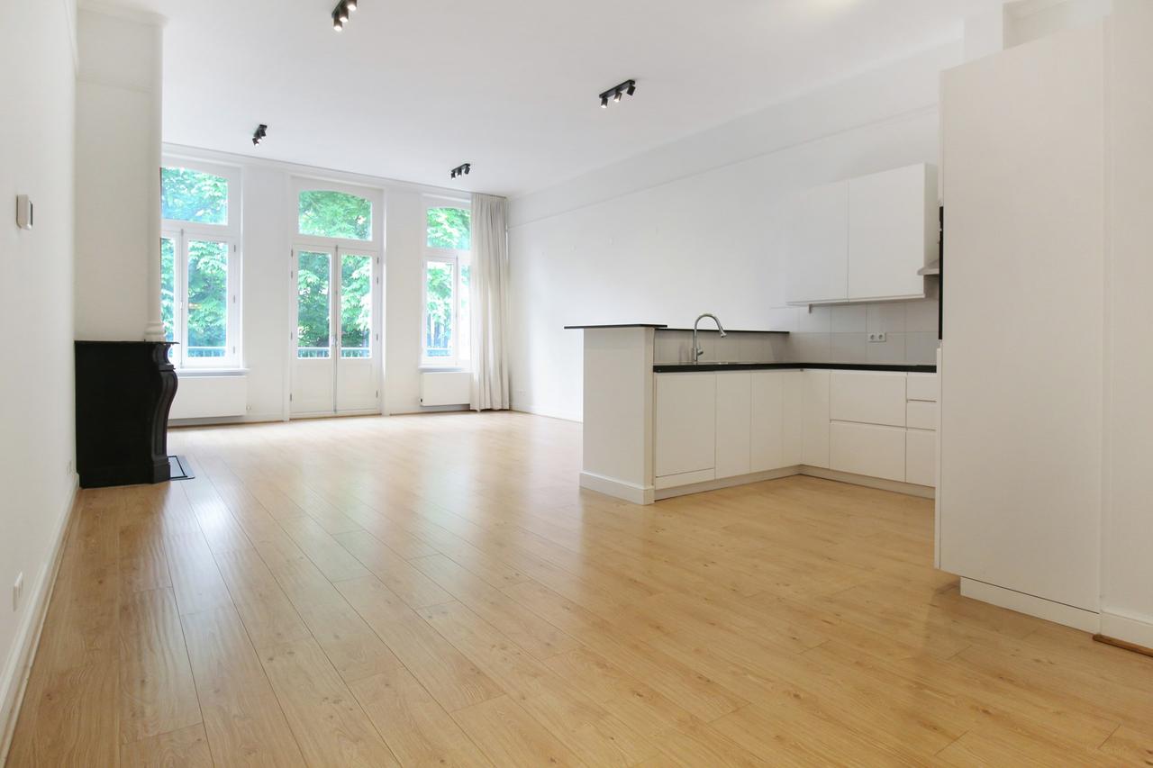 2-slaapkamerappartement met lift en 2 balkons - Afbeelding 2
