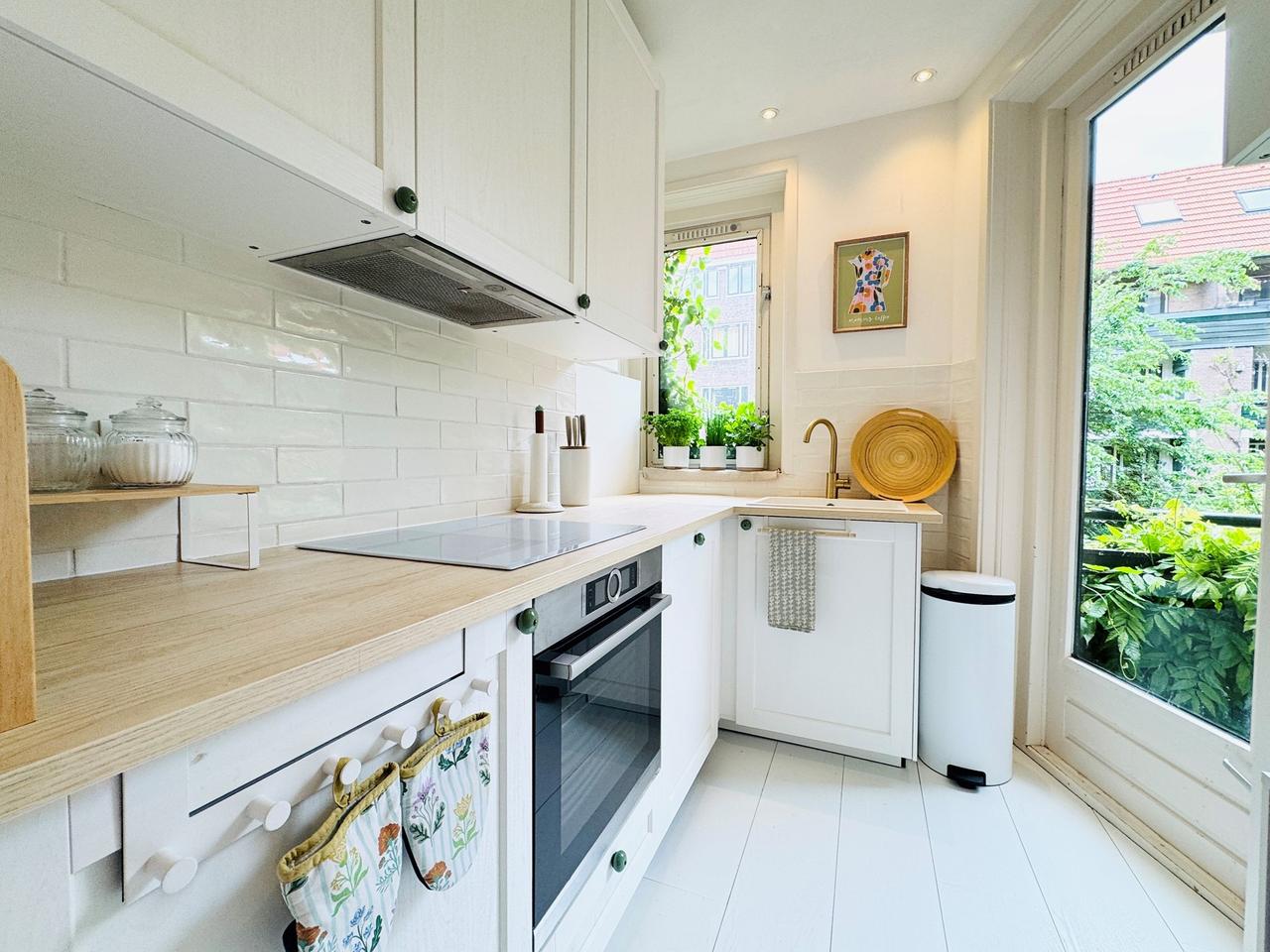 Gemeubileerd 3-kamerappartement in De Pijp - Afbeelding 3