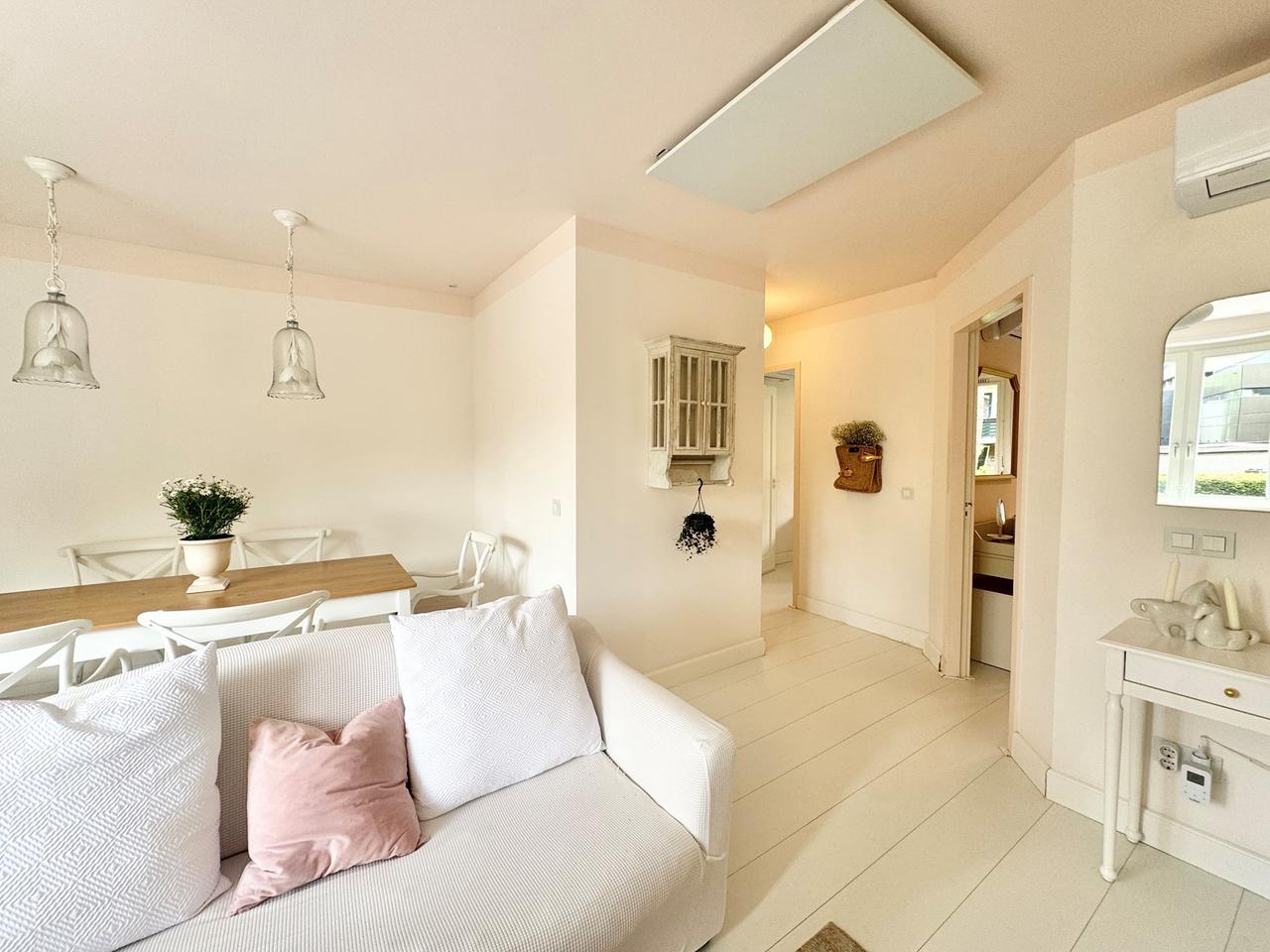 Gemeubileerd 3-kamerappartement in De Pijp - Afbeelding 6