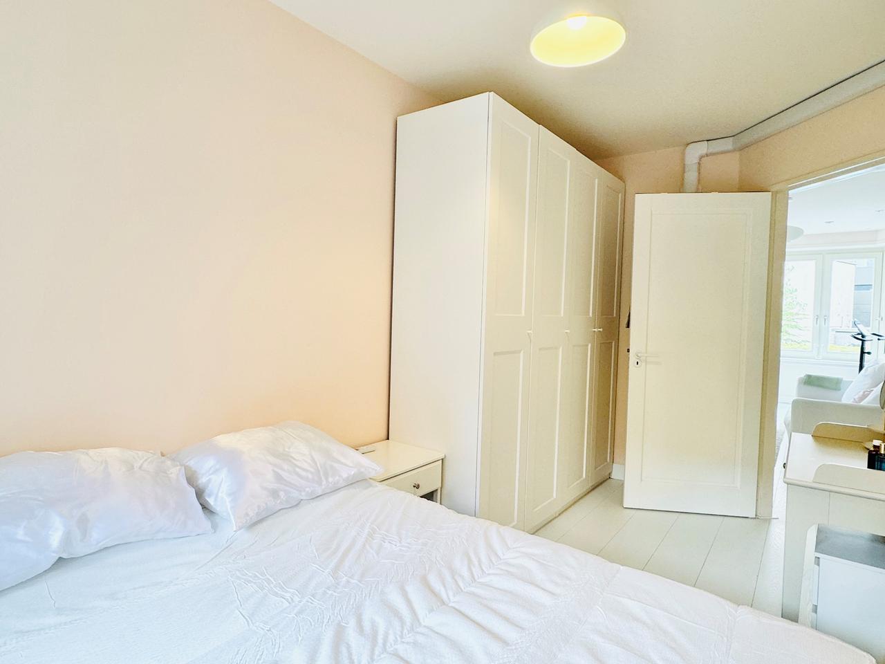 Gemeubileerd 3-kamerappartement in De Pijp - Afbeelding 8