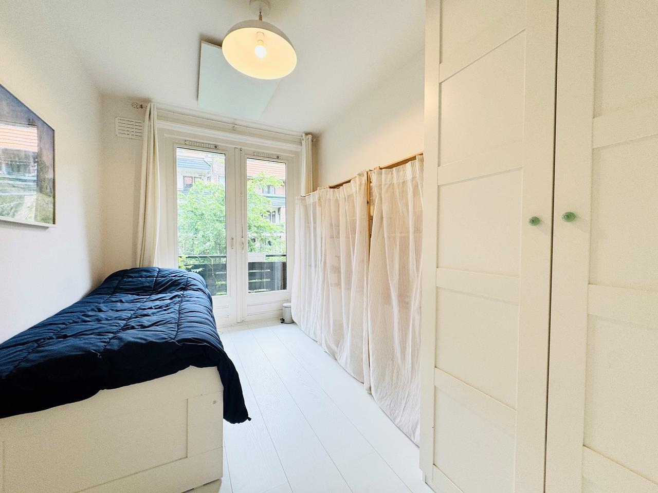 Gemeubileerd 3-kamerappartement in De Pijp - Afbeelding 9