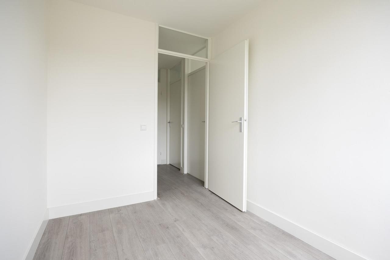 Renovated family home with garden - Image 20
