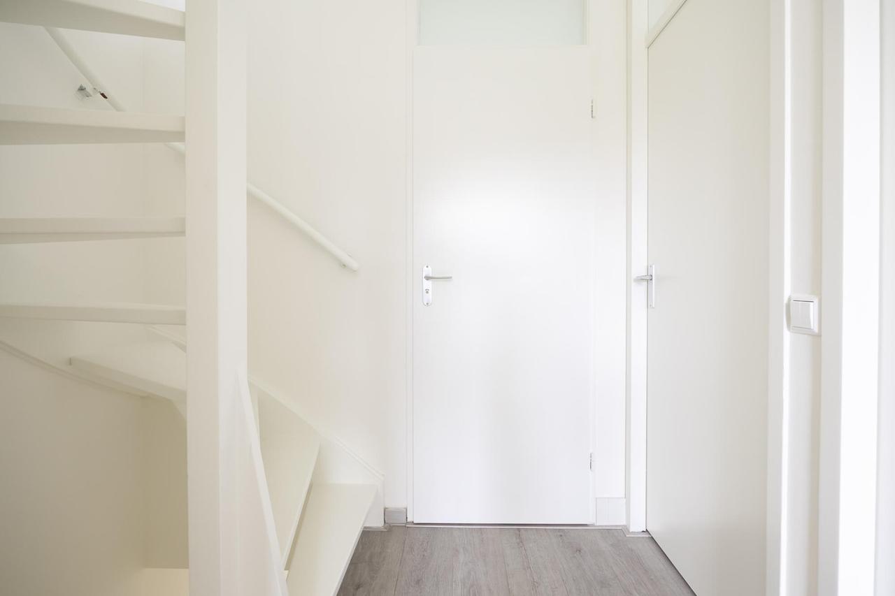 Renovated family home with garden - Image 21