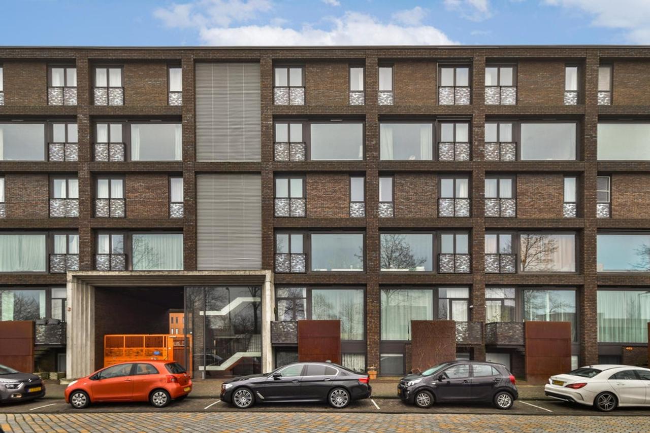 Licht 4-kamerappartement met vrij uitzicht - Afbeelding 2