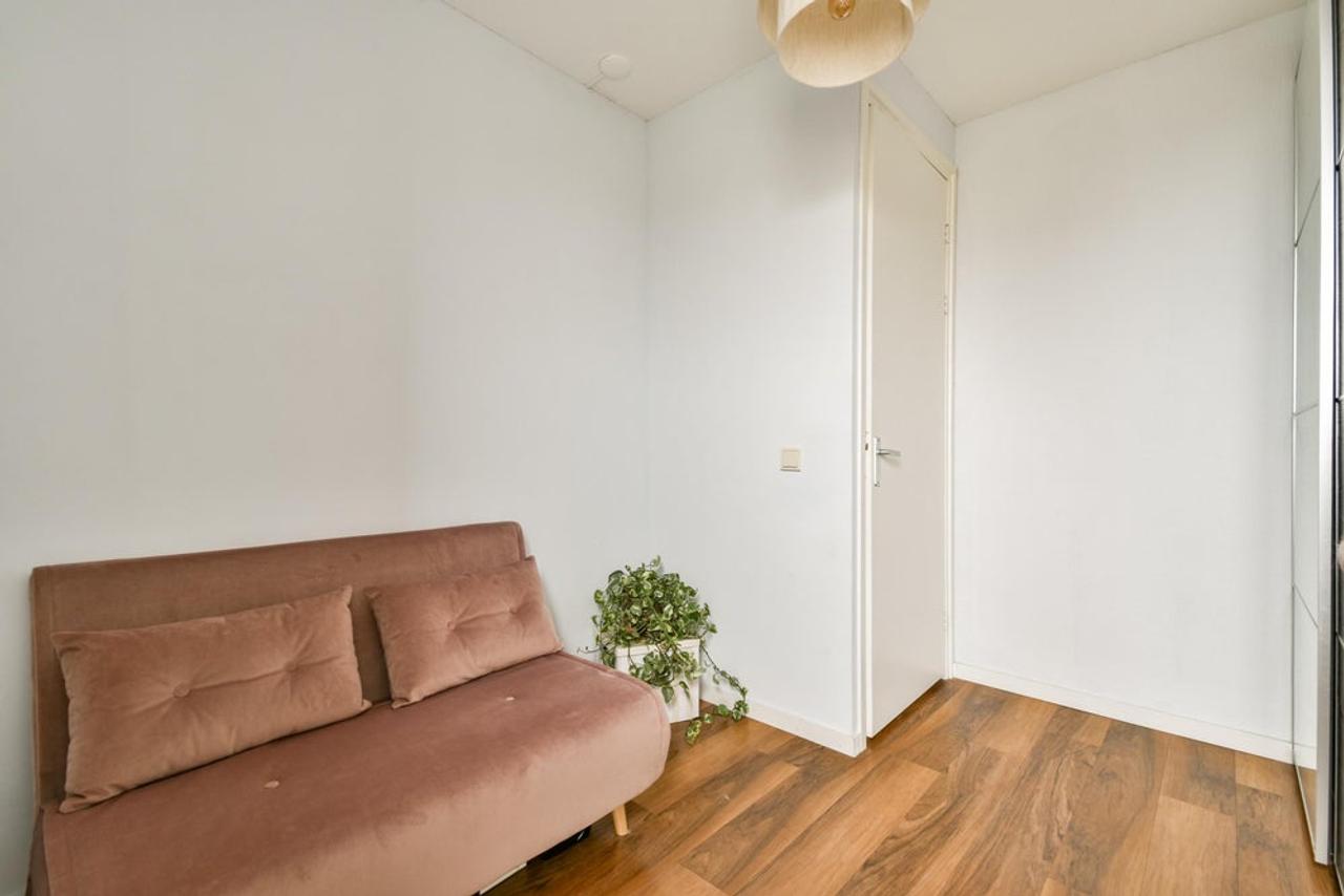 Licht 4-kamerappartement met vrij uitzicht - Afbeelding 15