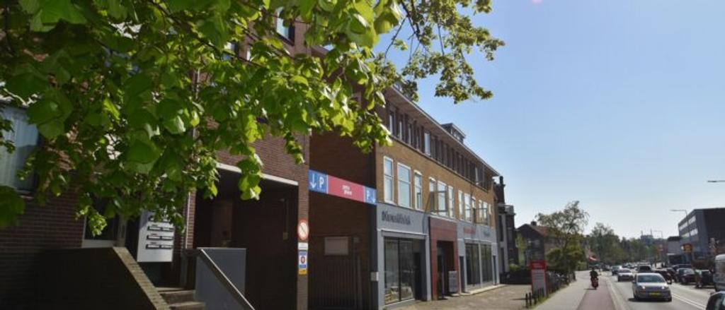 Zolderkamer met groot dakterras - Afbeelding 1
