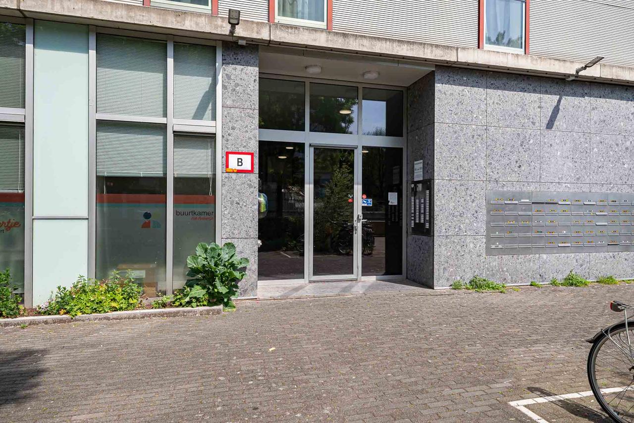 Gemeubileerd 3-kamerappartement met uitzicht - Afbeelding 1