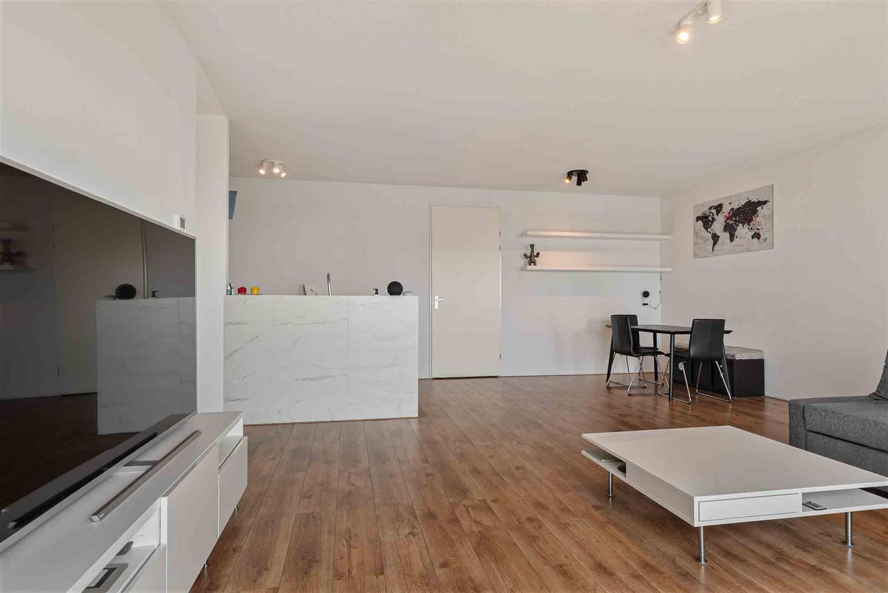 Gemeubileerd 3-kamerappartement met uitzicht - Afbeelding 18